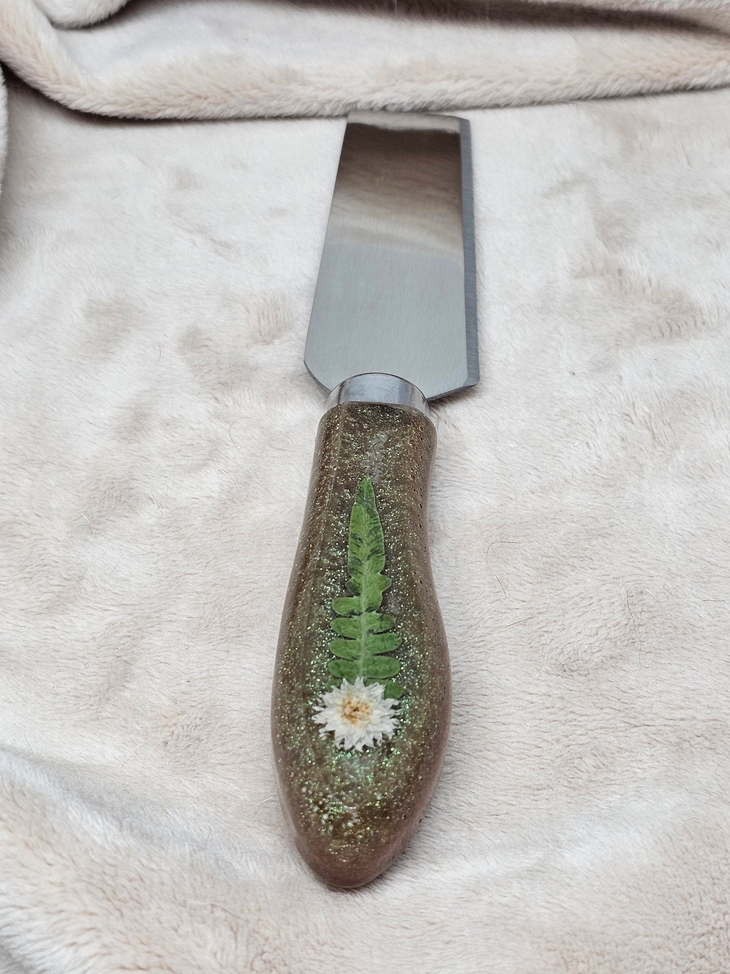 Cheese Knife - Gold/White Flower