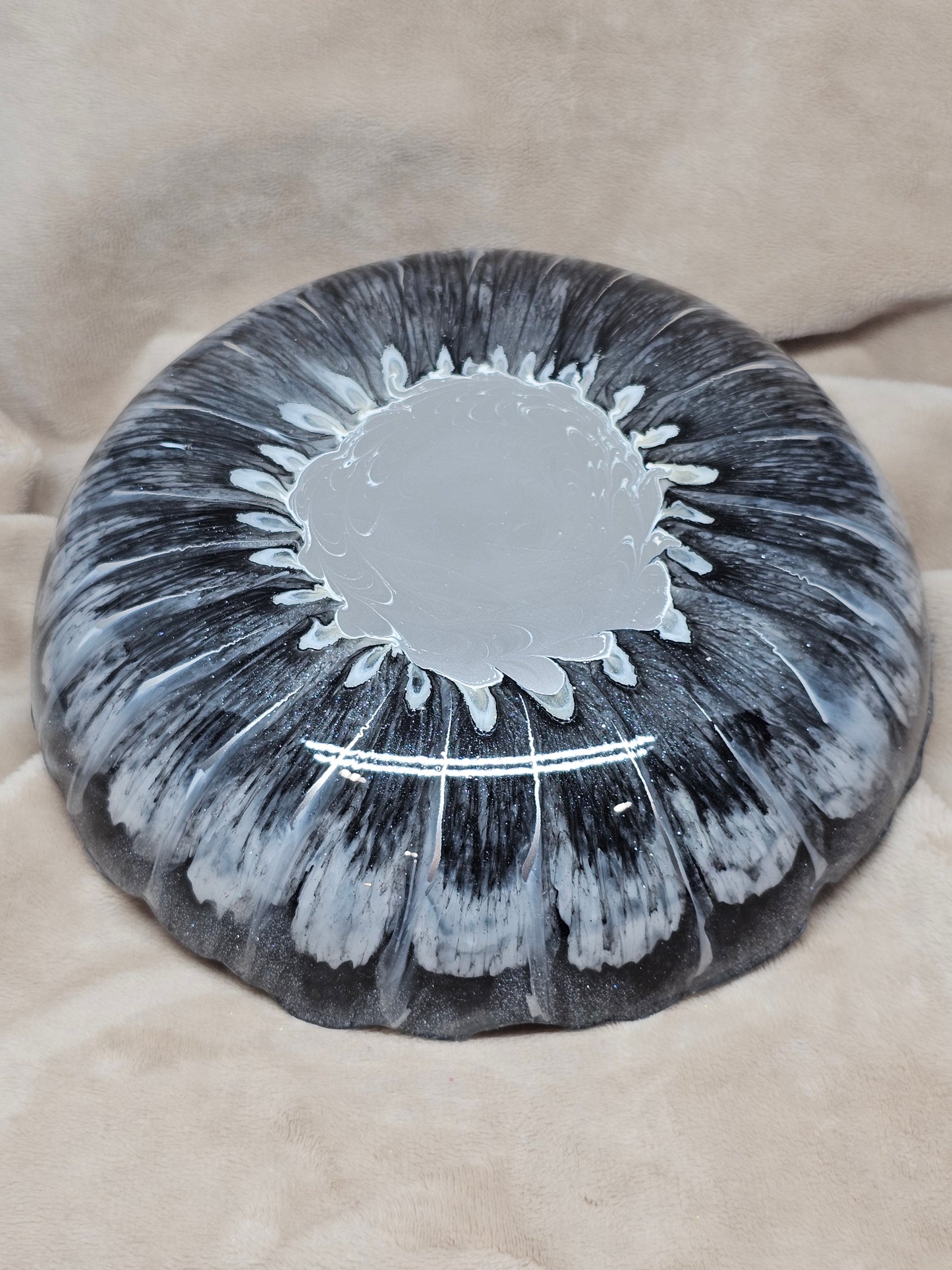 Bowl - Black & Silver